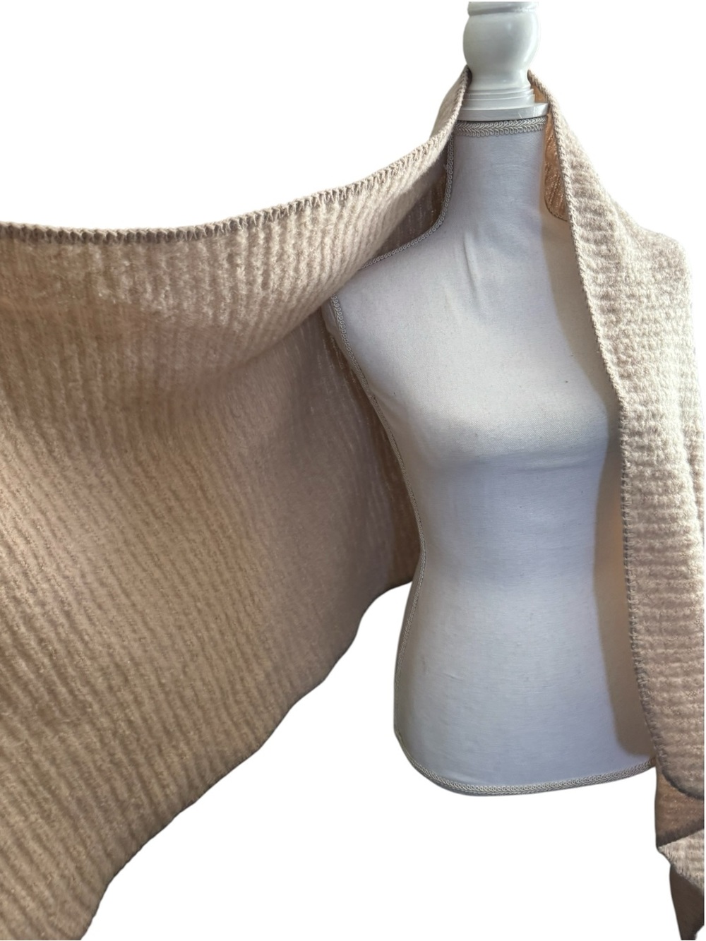 Anthropologie Shawl/Scarf/Wrap tan oversize ribbed #7530